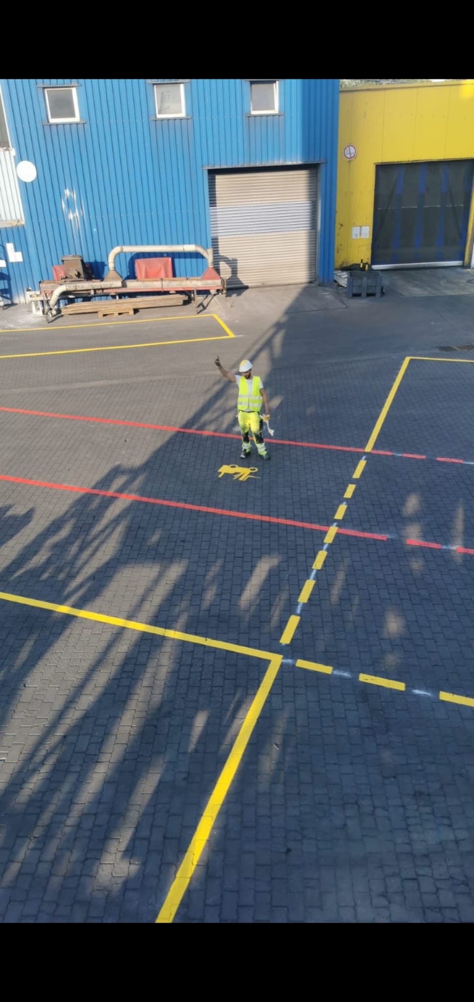Fluchtwege und Sicherheitsmarkierung – Projektbild 15