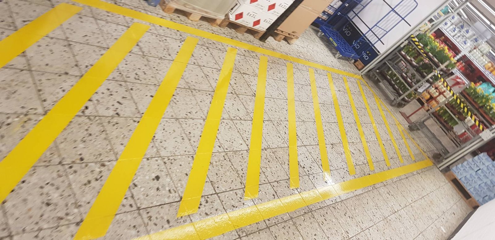 Sperrflächen in der Industriehalle