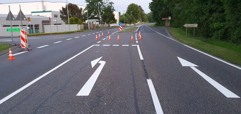 Fahrbahn- & Straßenmarkierungen